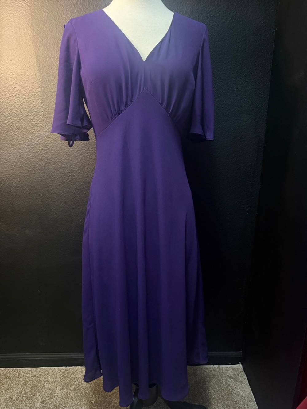 Lauren Ralph Lauren Royal Purple V-Neck Midi Dress size 2 covered button detail